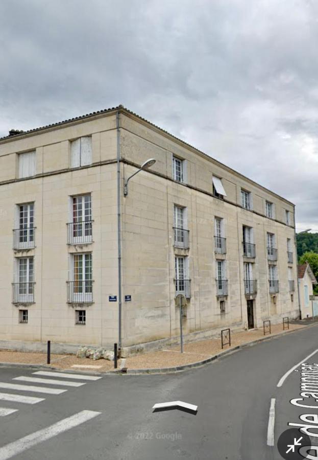 Familial Proche D'un Site Historique *
